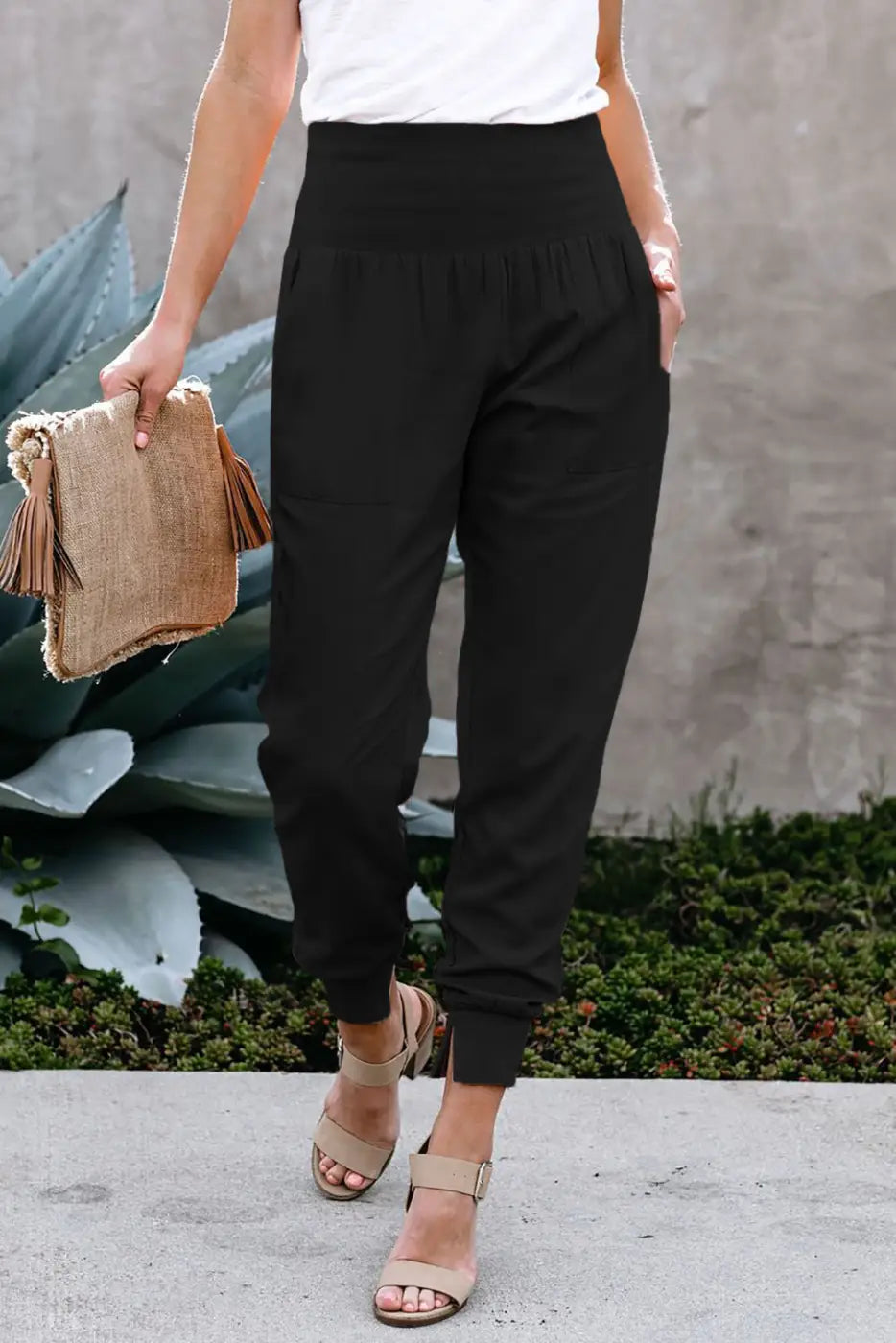 Black Pocketed Casual Joggers-2